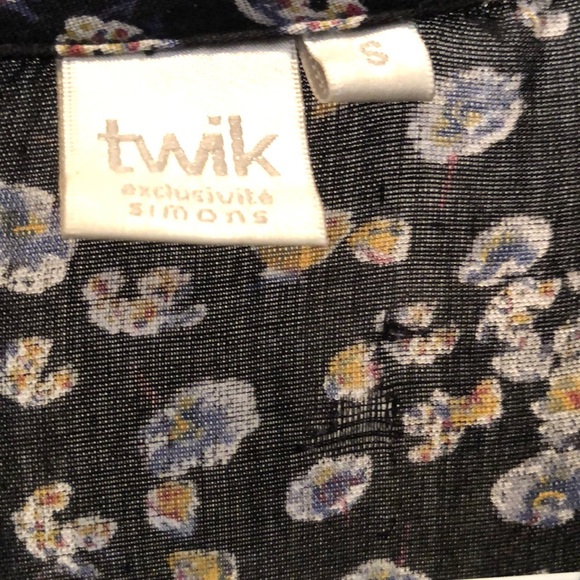 Dress - Picture 6 of 6